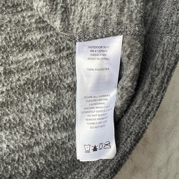 Eddie Bauer Men’s  Gray Quarter-Zip Pullover Size L - Picture 5 of 9